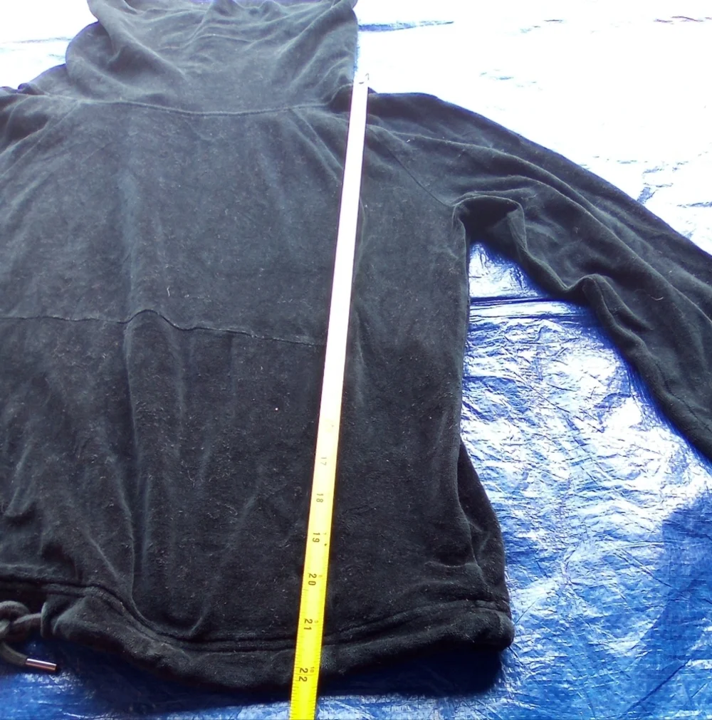 Athleta Black Pullover